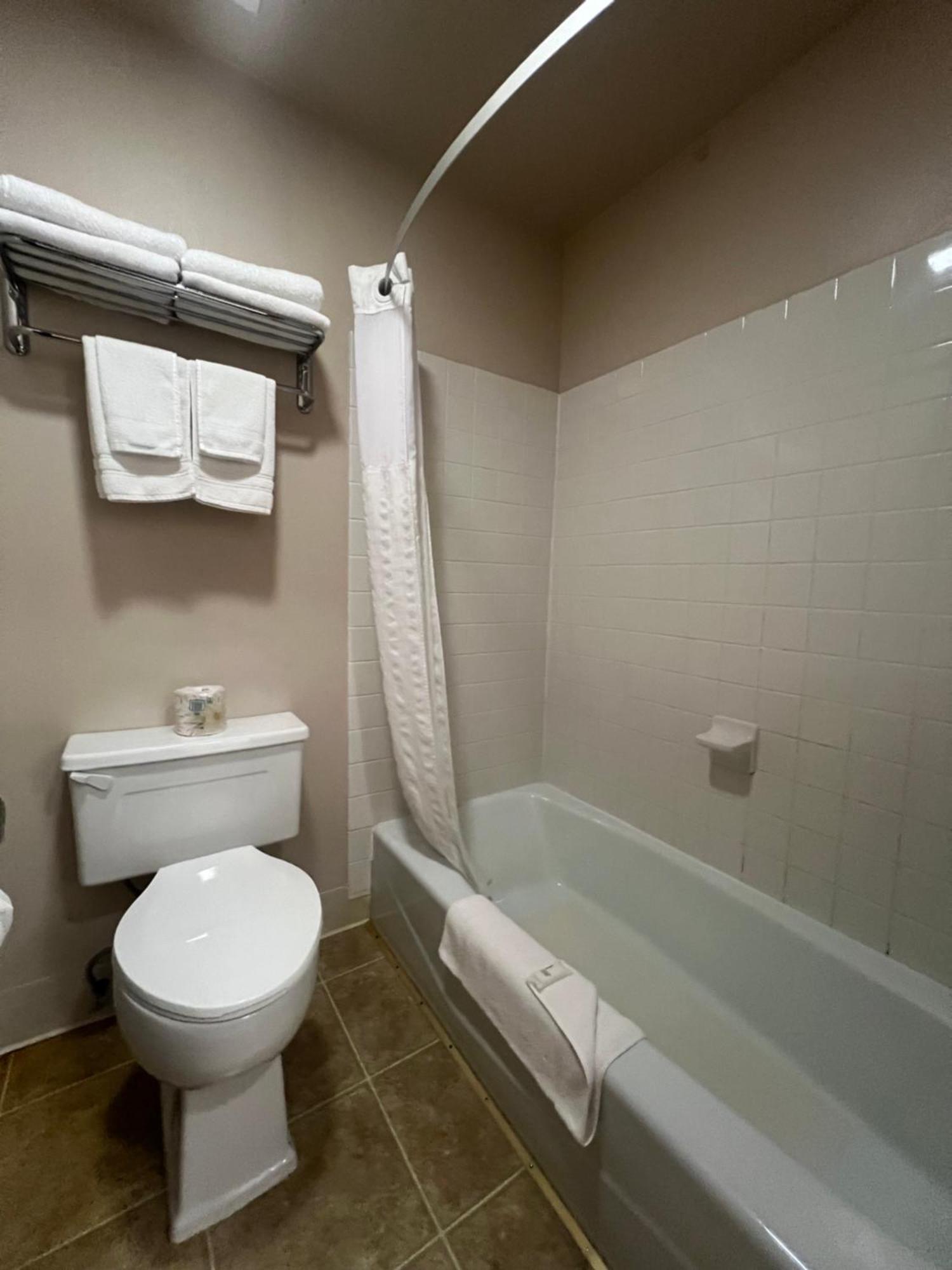 Hotel Super 8 By Wyndham Sturgis Extérieur photo